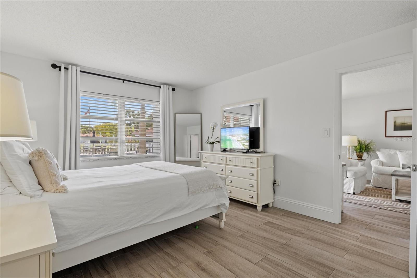 110 VISTA HERMOSA CIR #104B