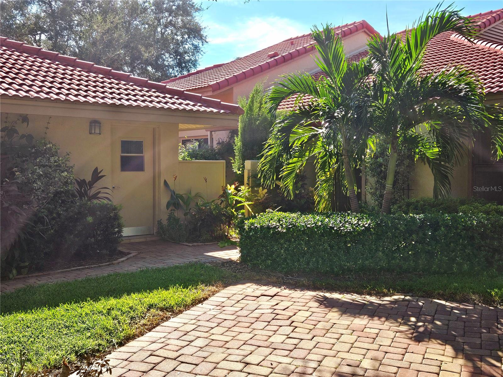 5027 KESTRAL PARK DR #64