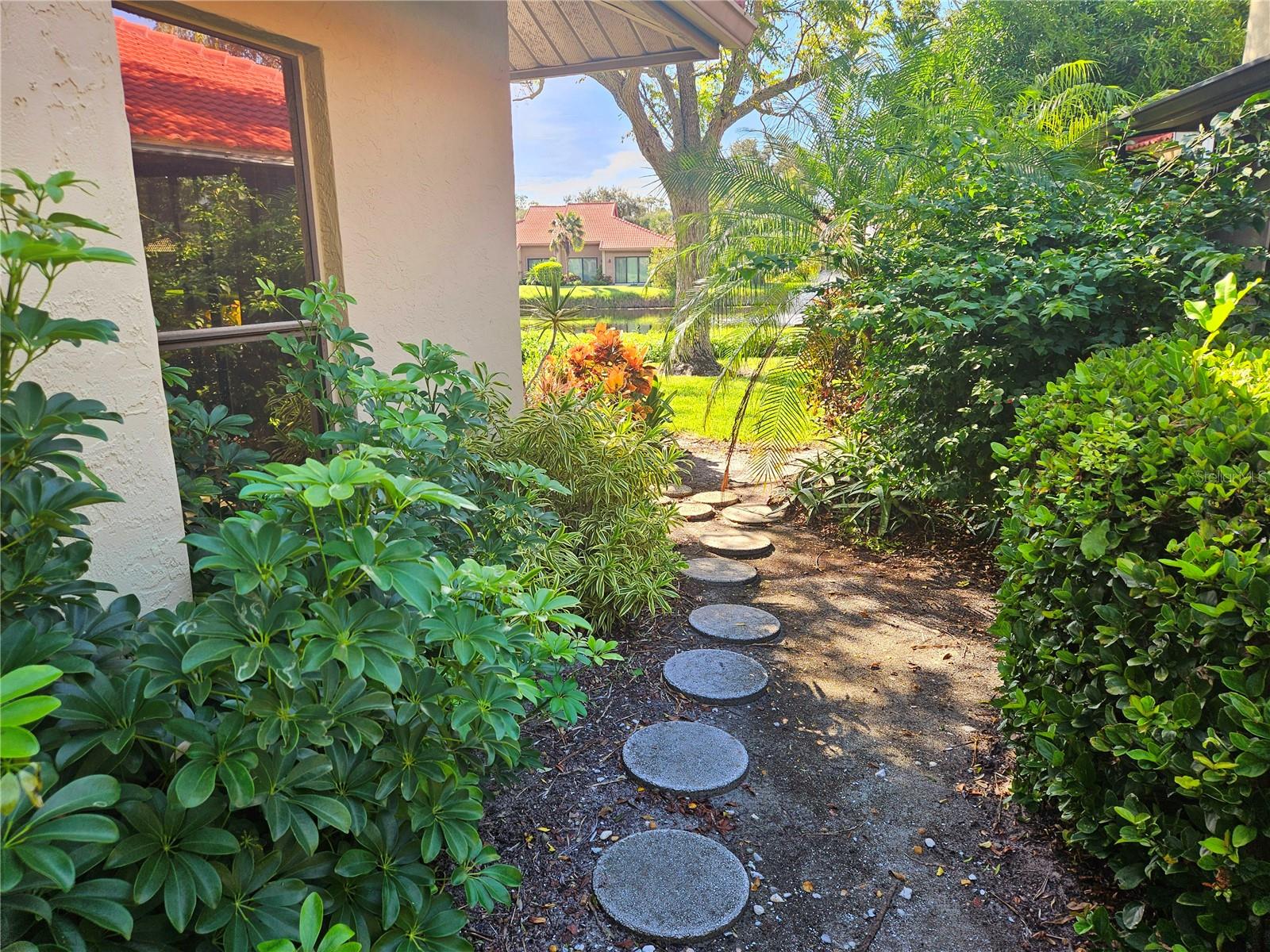 5027 KESTRAL PARK DR #64