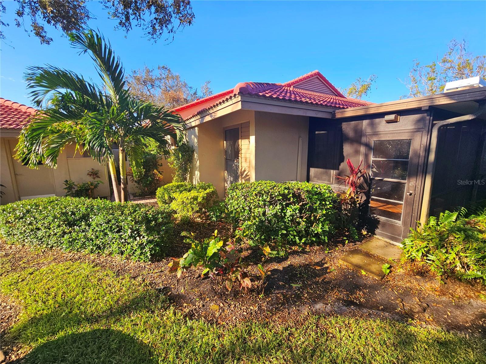 5027 KESTRAL PARK DR #64