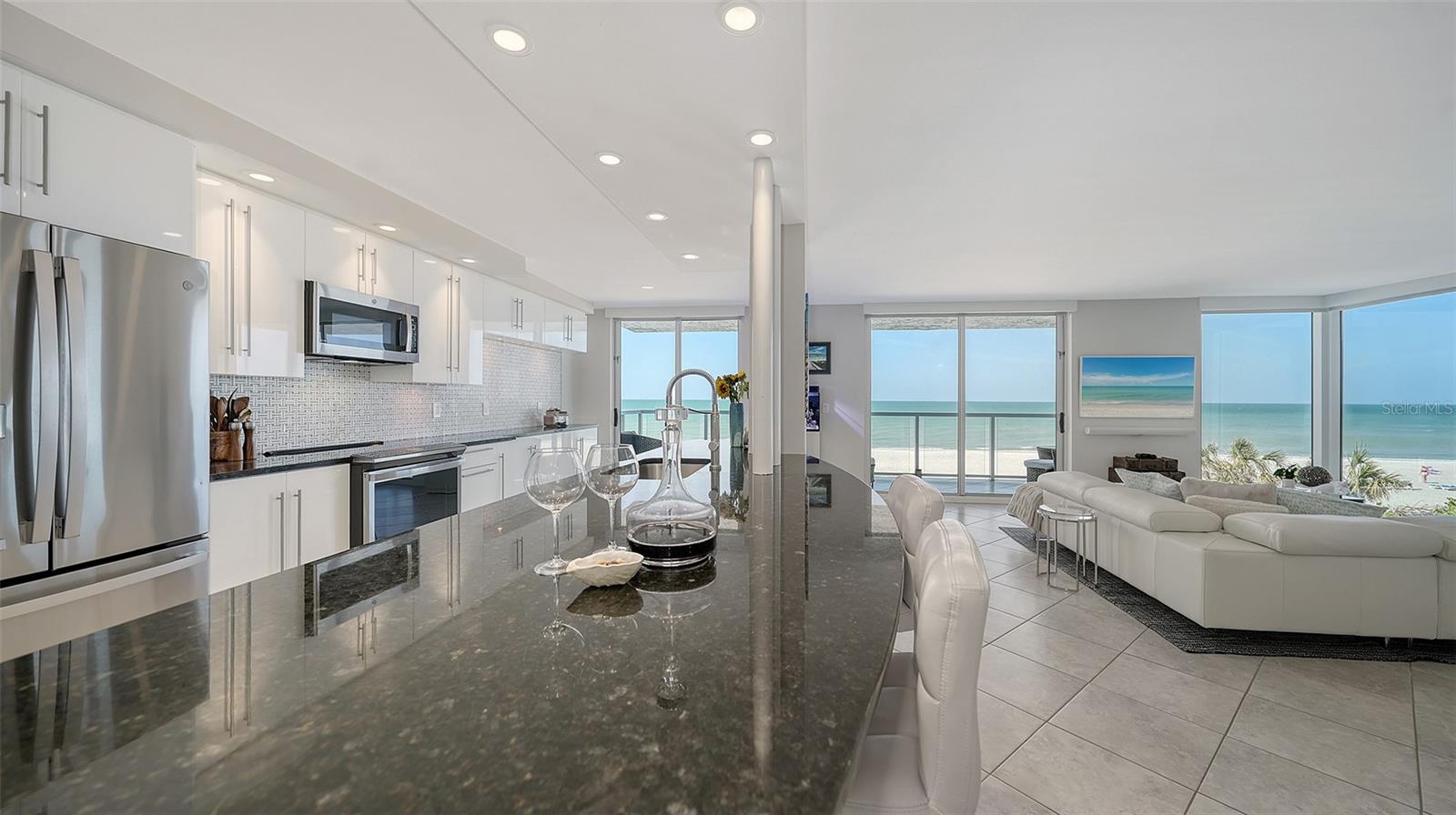 2425 GULF OF MEXICO DR #3E