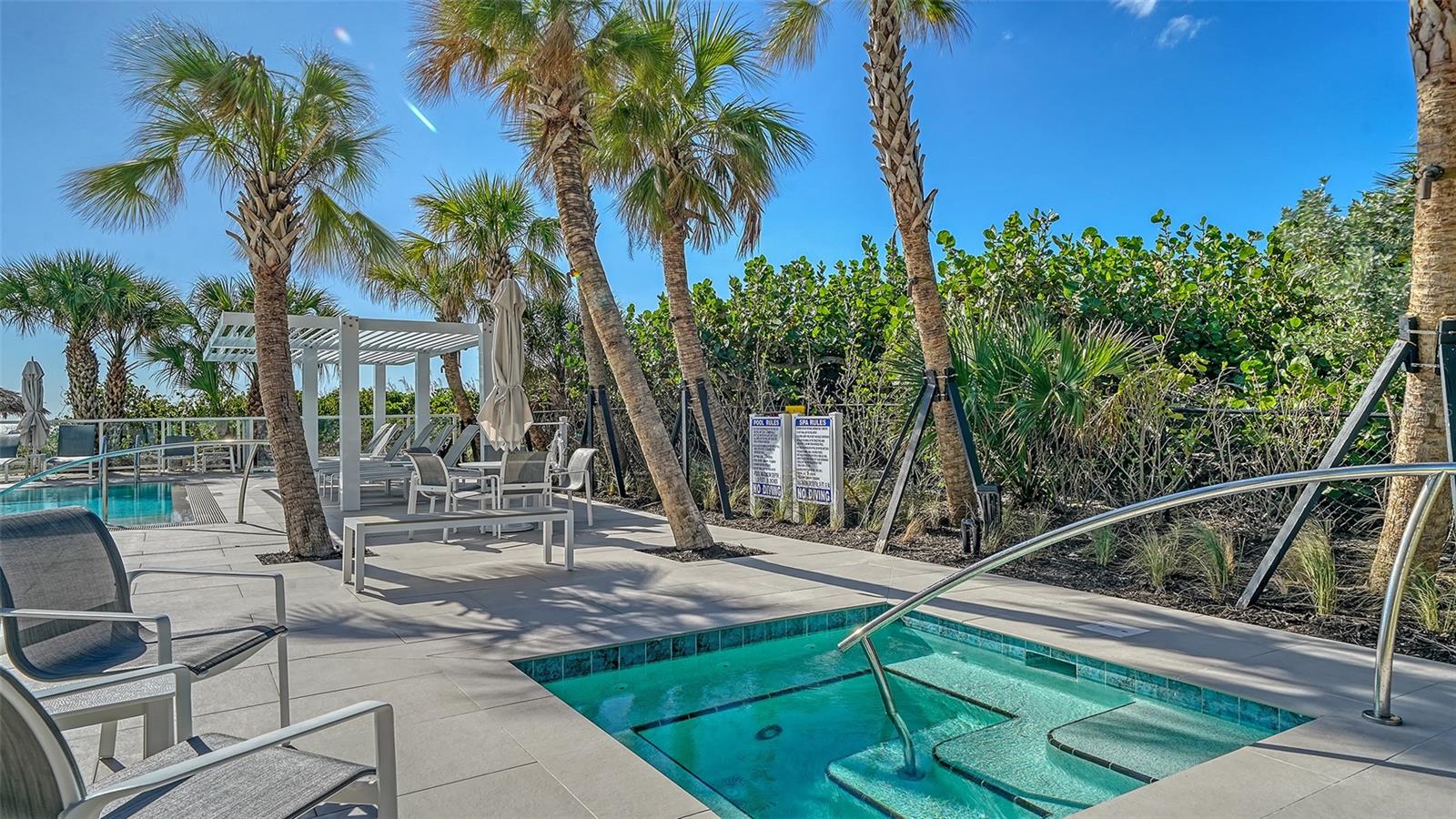 2425 GULF OF MEXICO DR #3E
