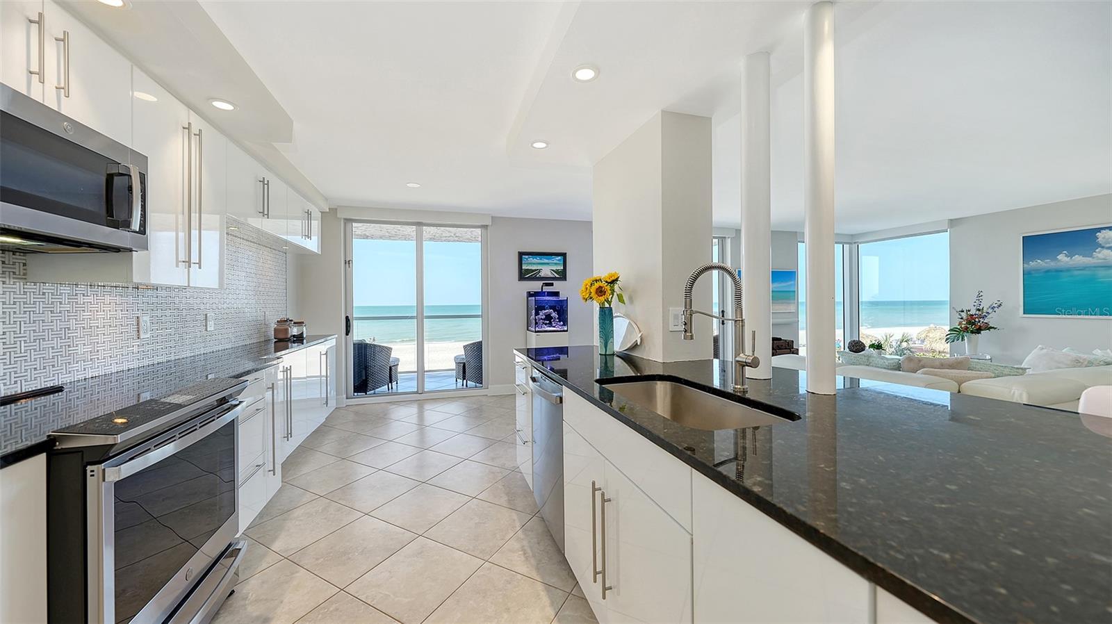 2425 GULF OF MEXICO DR #3E