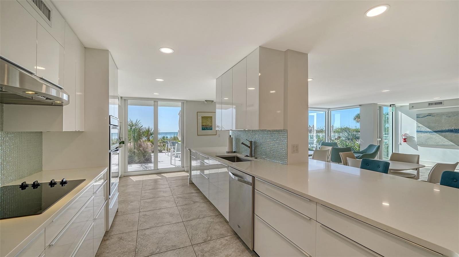 2425 GULF OF MEXICO DR #3E