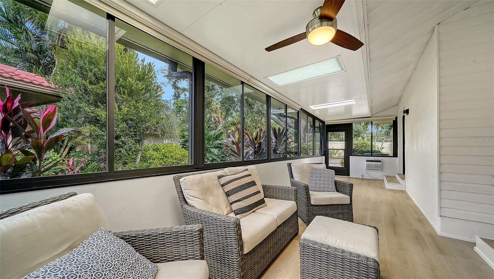 5027 KESTRAL PARK #64