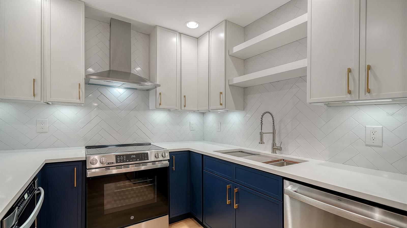 5027 KESTRAL PARK #64