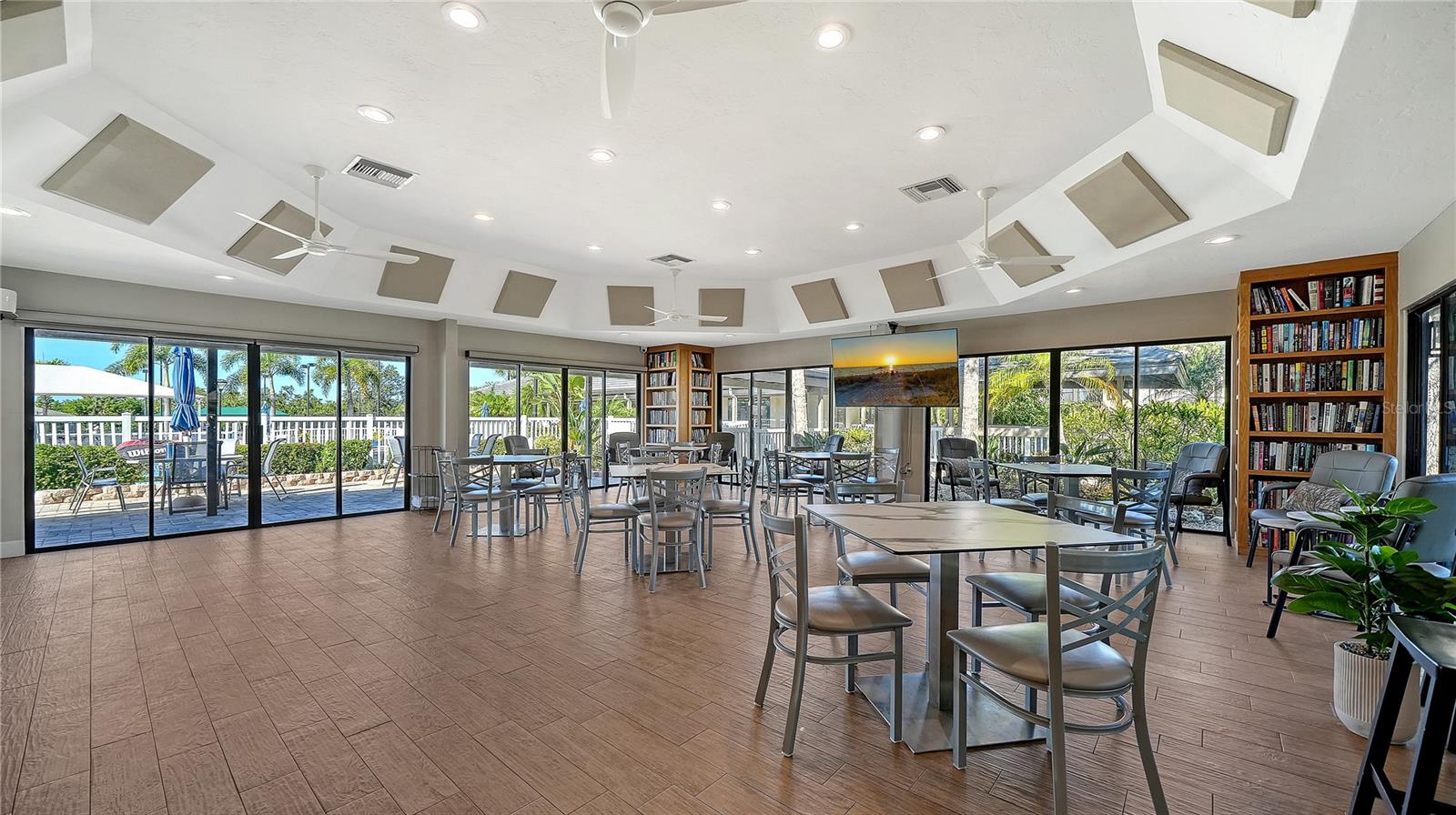 5027 KESTRAL PARK #64