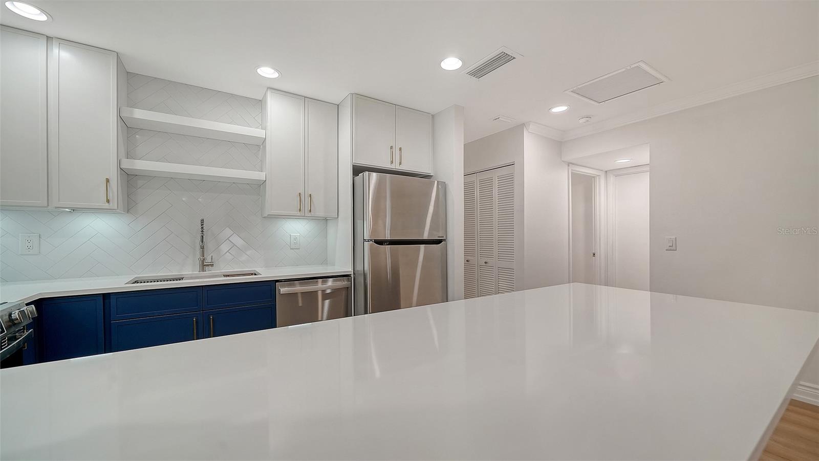 5027 KESTRAL PARK #64