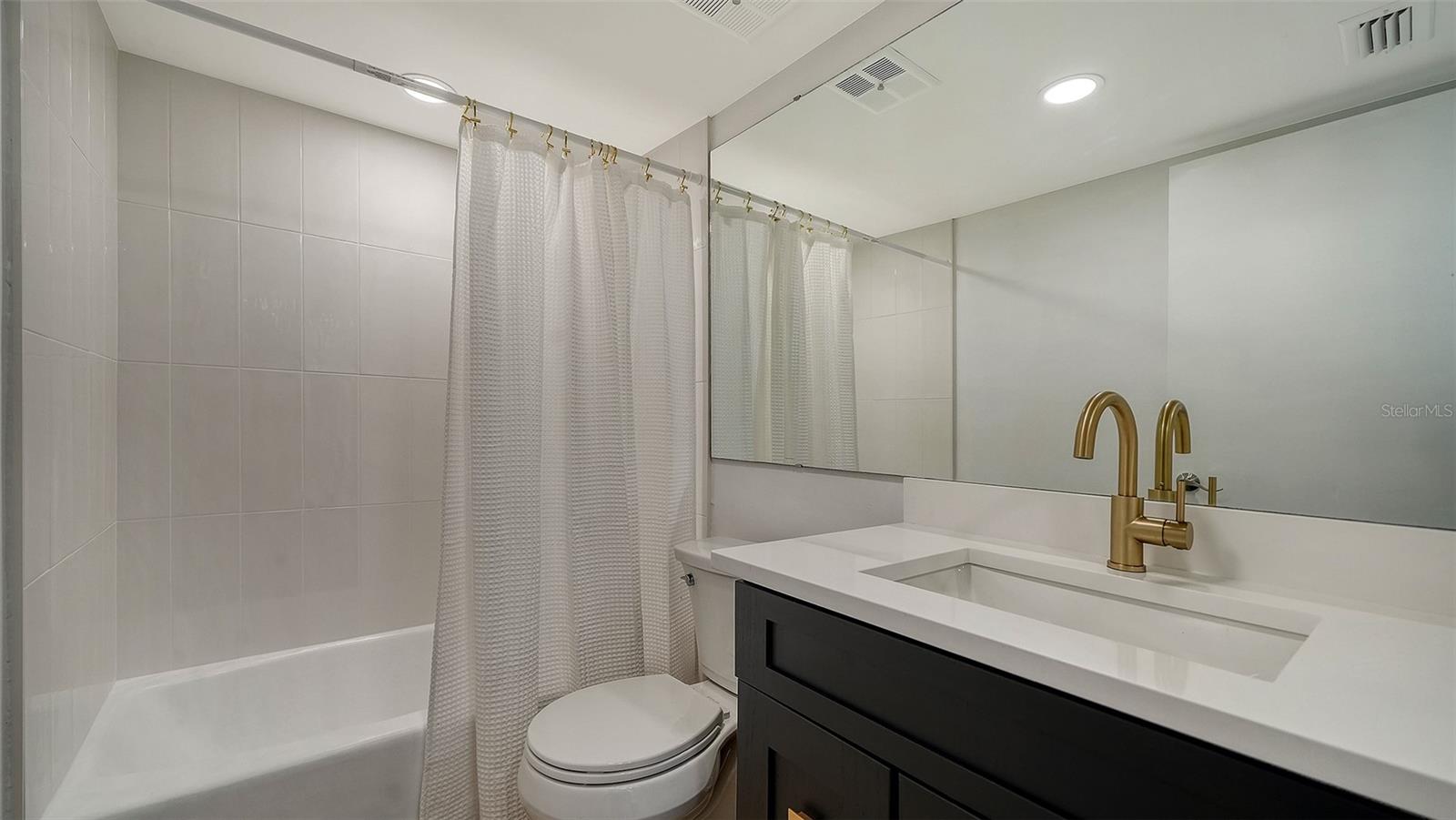 5027 KESTRAL PARK #64