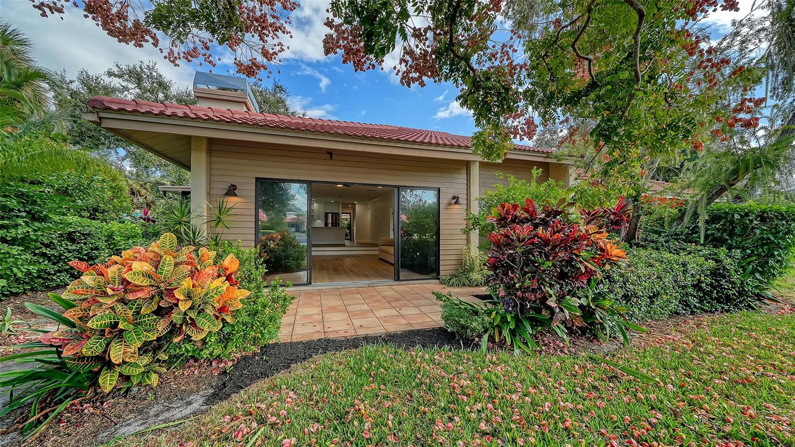 5027 KESTRAL PARK #64