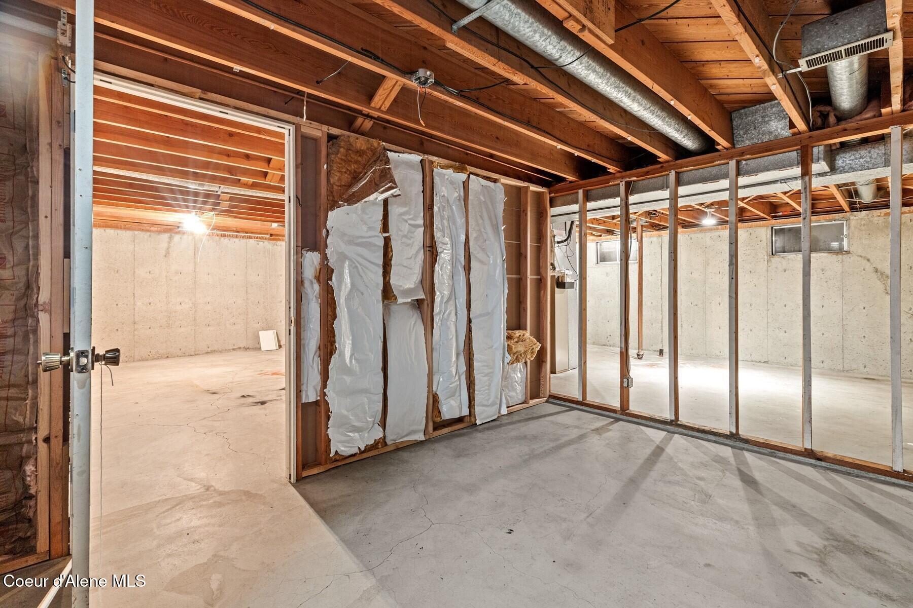 5904 N Addison Street