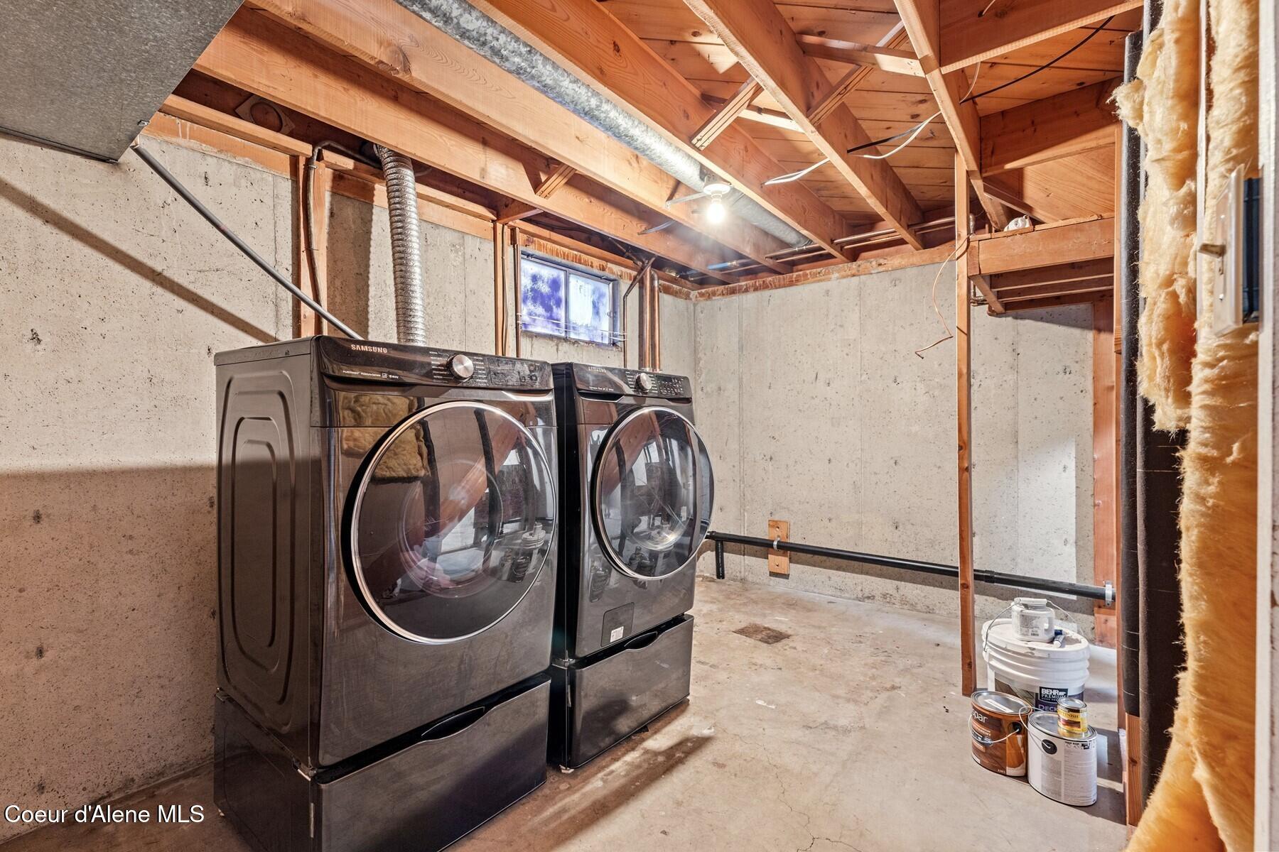 5904 N Addison Street