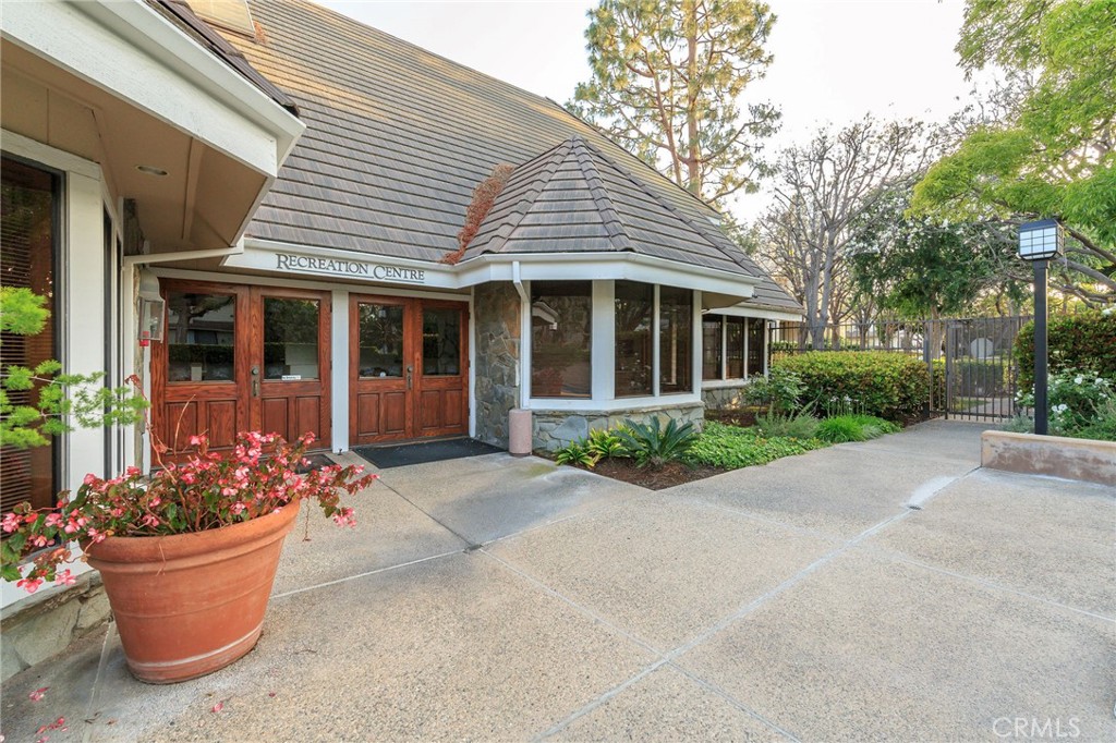 2571 Plaza Del Amo 109