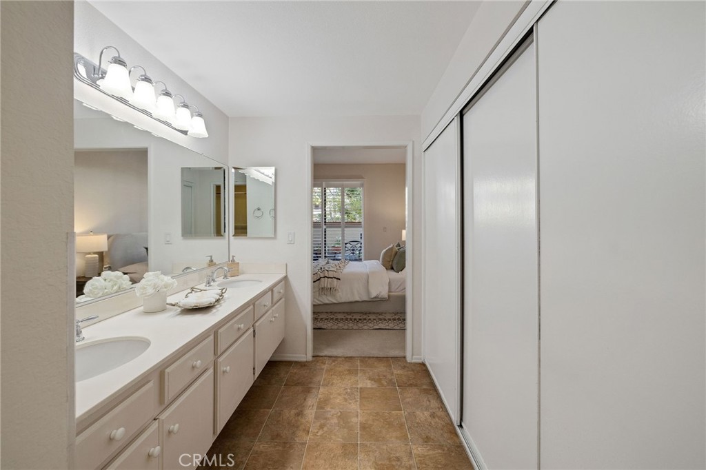 2571 Plaza Del Amo 109