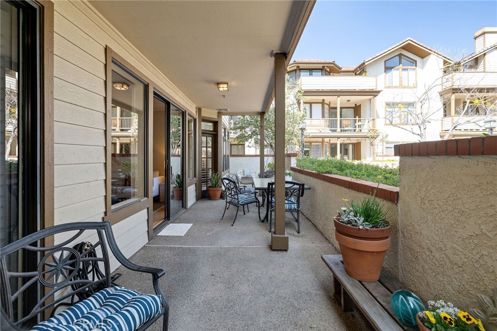 2571 Plaza Del Amo 109