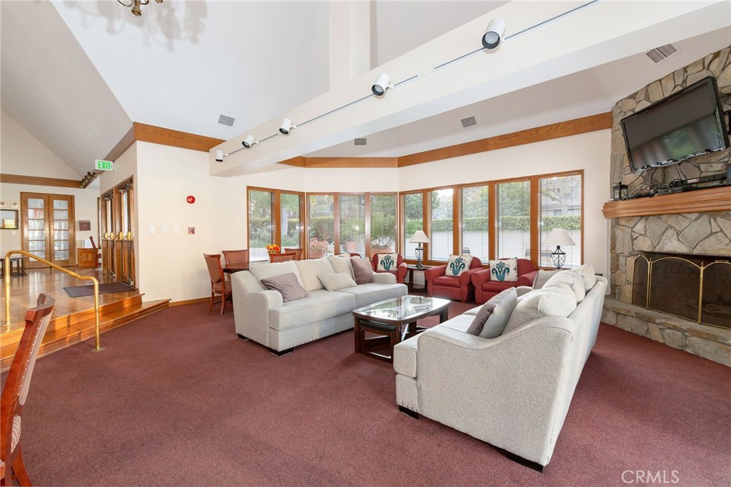 2571 Plaza Del Amo 109