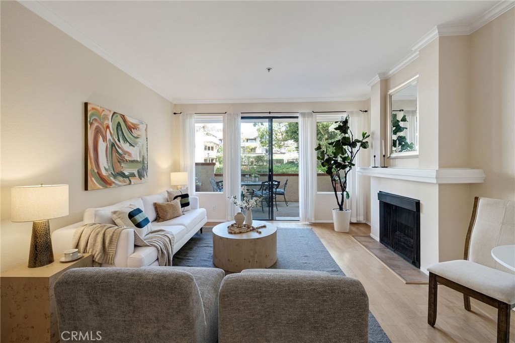 2571 Plaza Del Amo 109