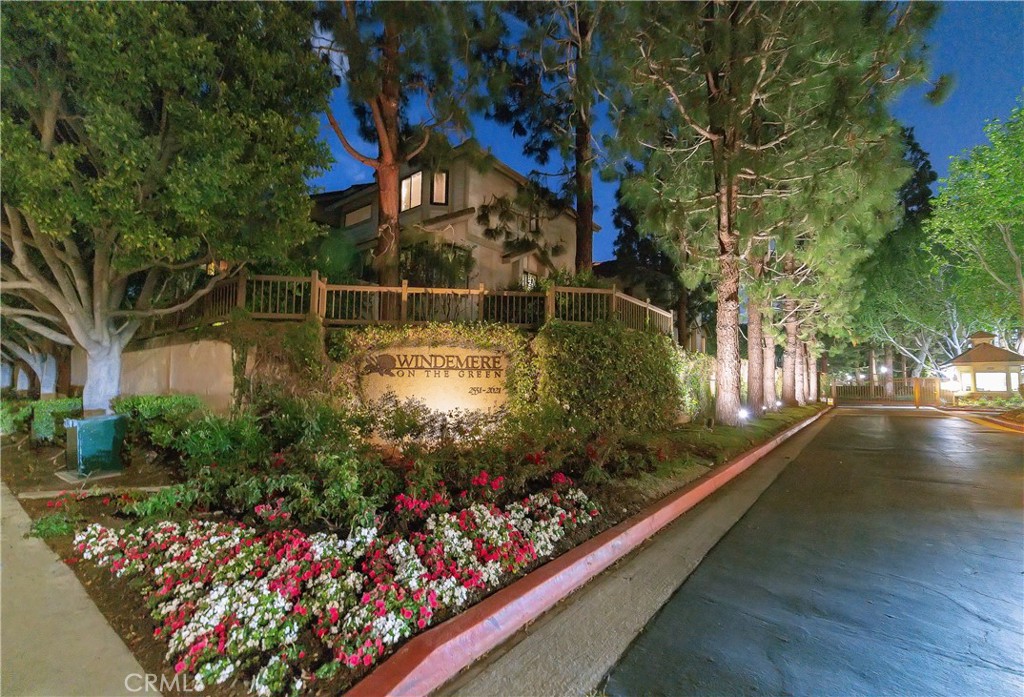 2571 Plaza Del Amo 109