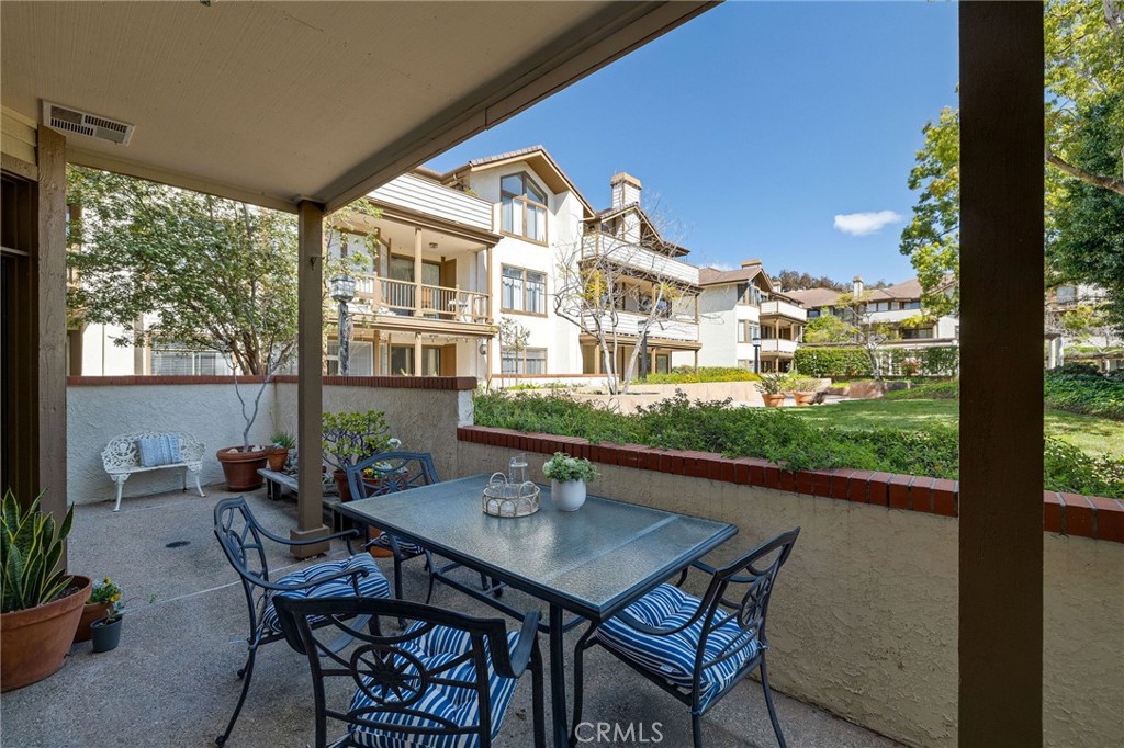 2571 Plaza Del Amo 109