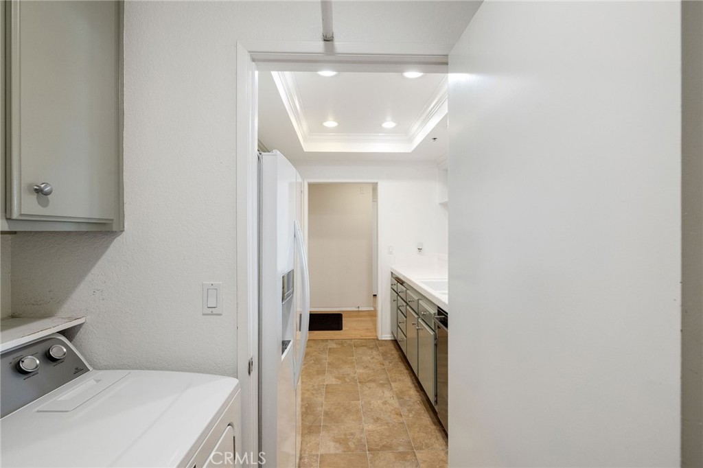 2571 Plaza Del Amo 109