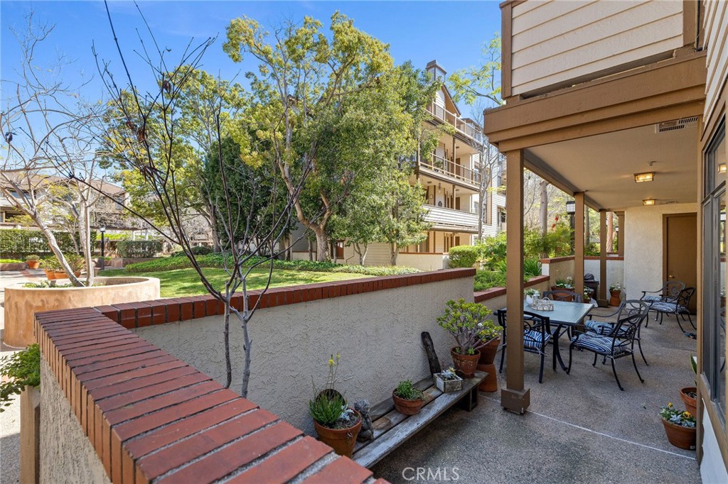 2571 Plaza Del Amo 109