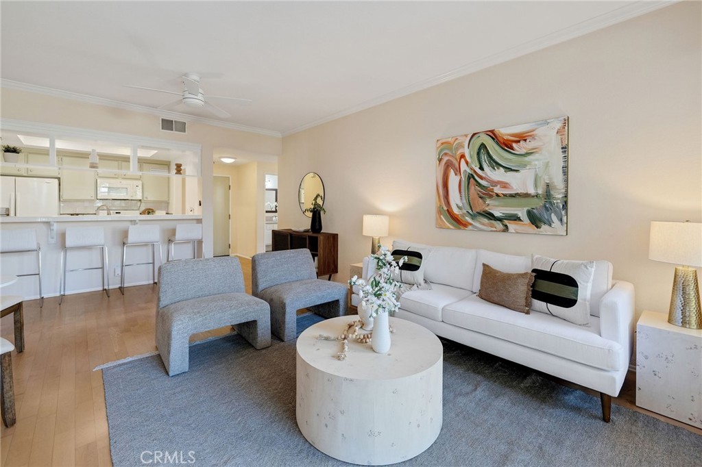 2571 Plaza Del Amo 109