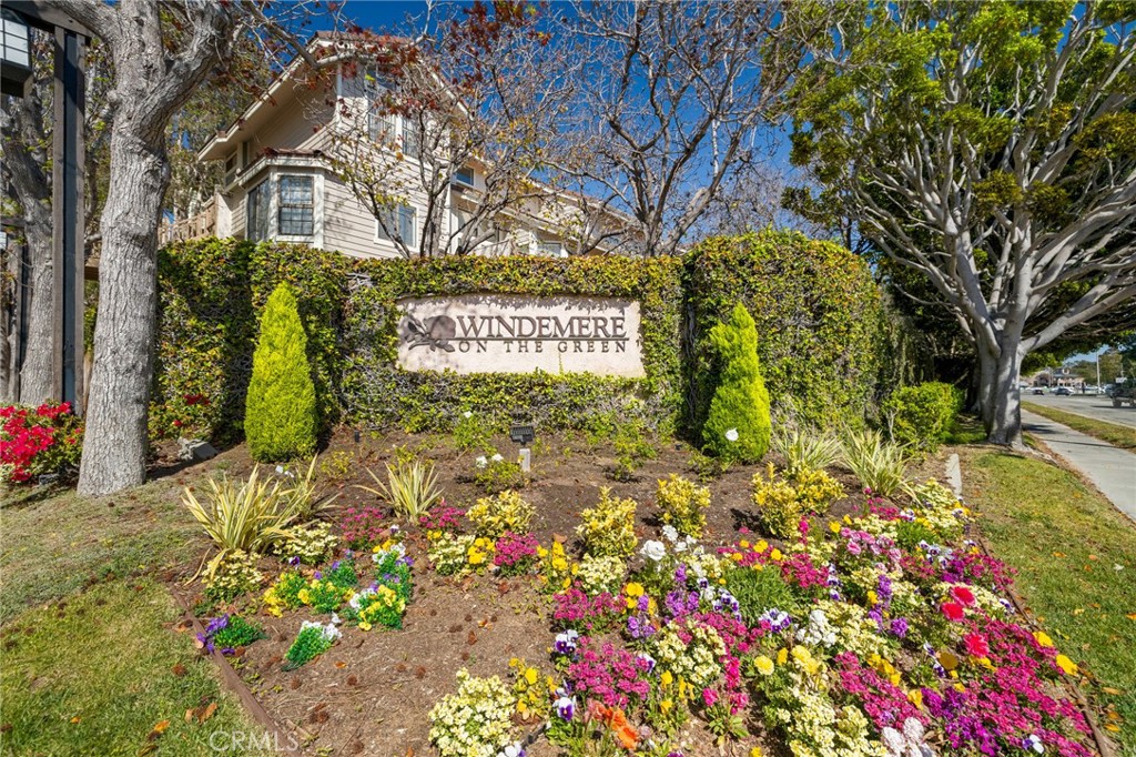 2571 Plaza Del Amo 109