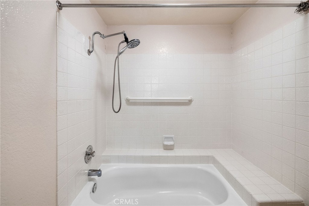 2571 Plaza Del Amo 109