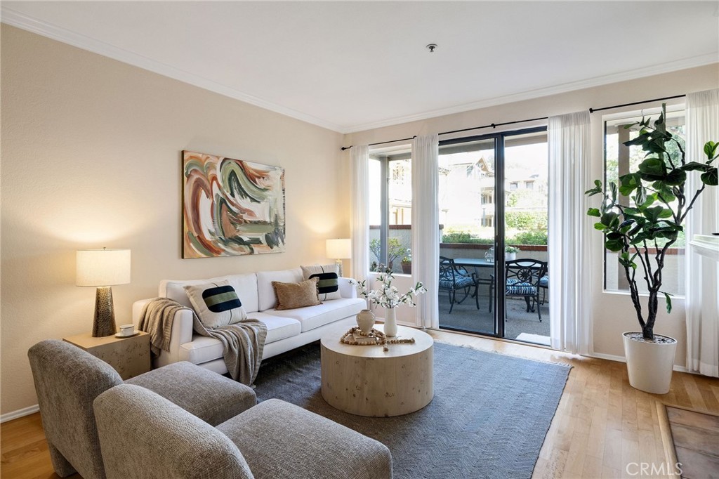 2571 Plaza Del Amo 109