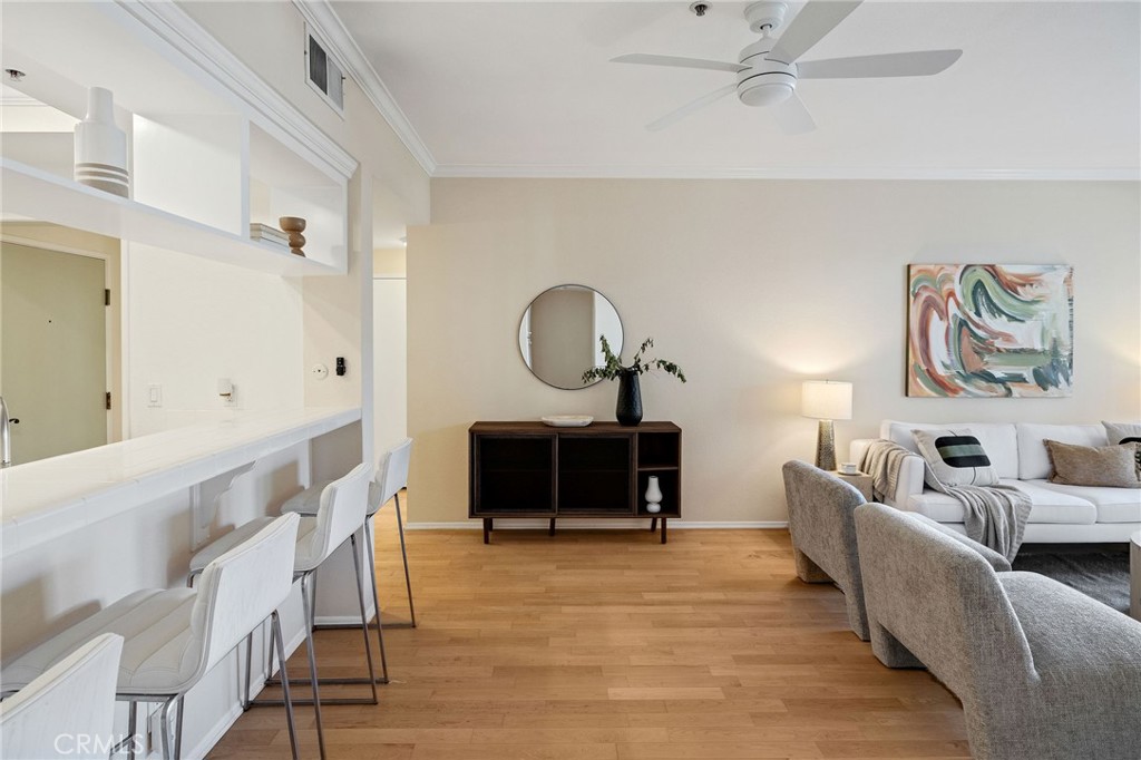 2571 Plaza Del Amo 109