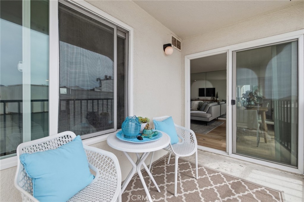 565 Esplanade 312