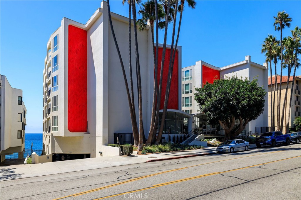565 Esplanade 312