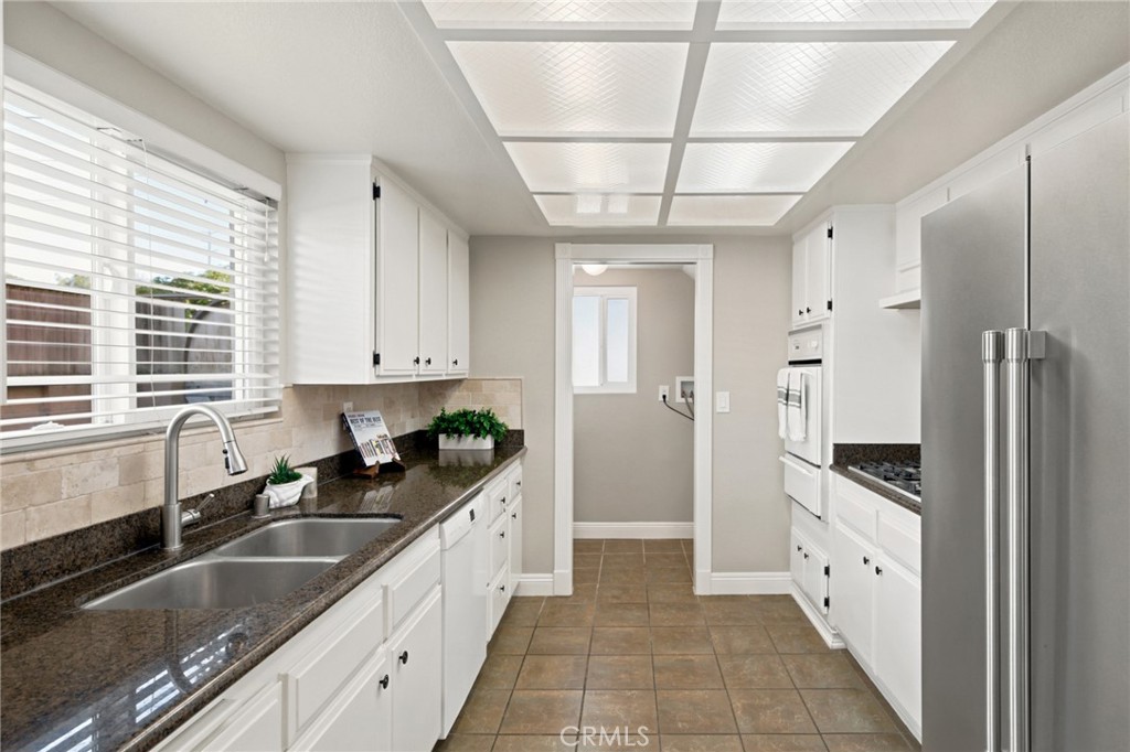 2703 Rockefeller