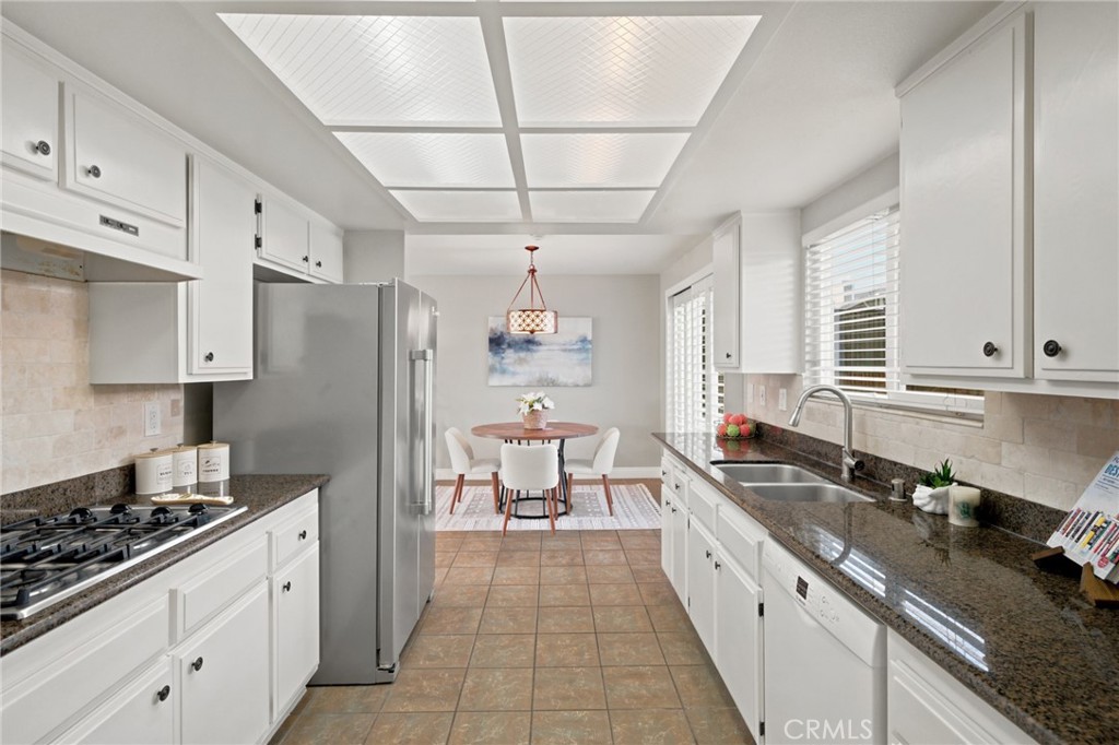2703 Rockefeller