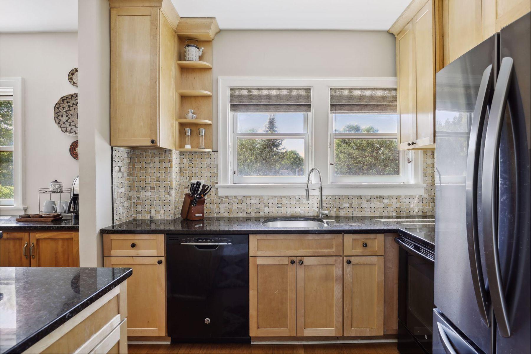 79 Western Avenue N Unit: 304