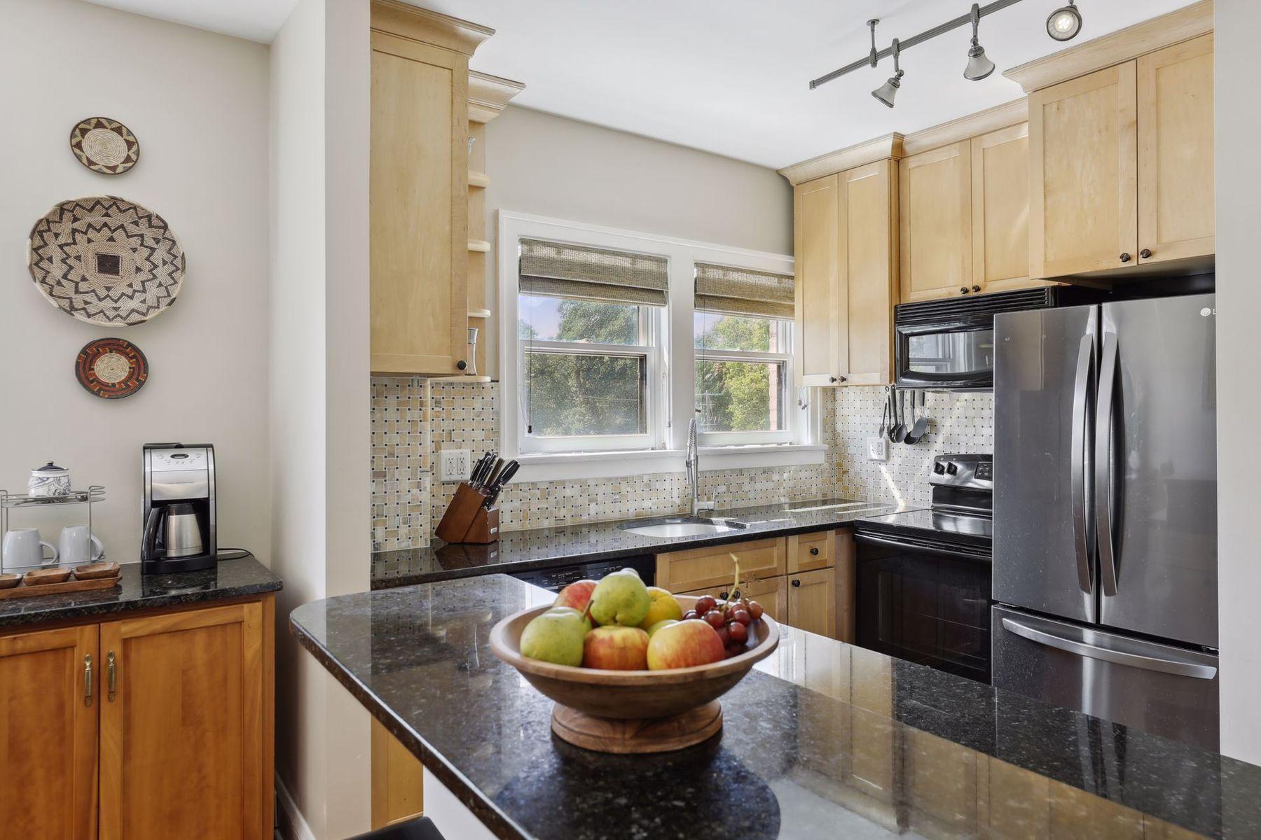 79 Western Avenue N Unit: 304