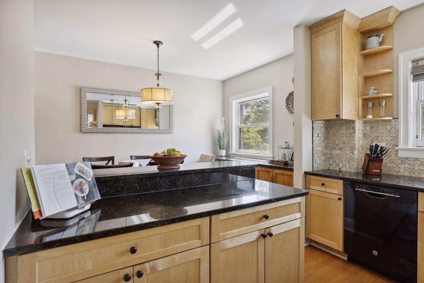 79 Western Avenue N Unit: 304