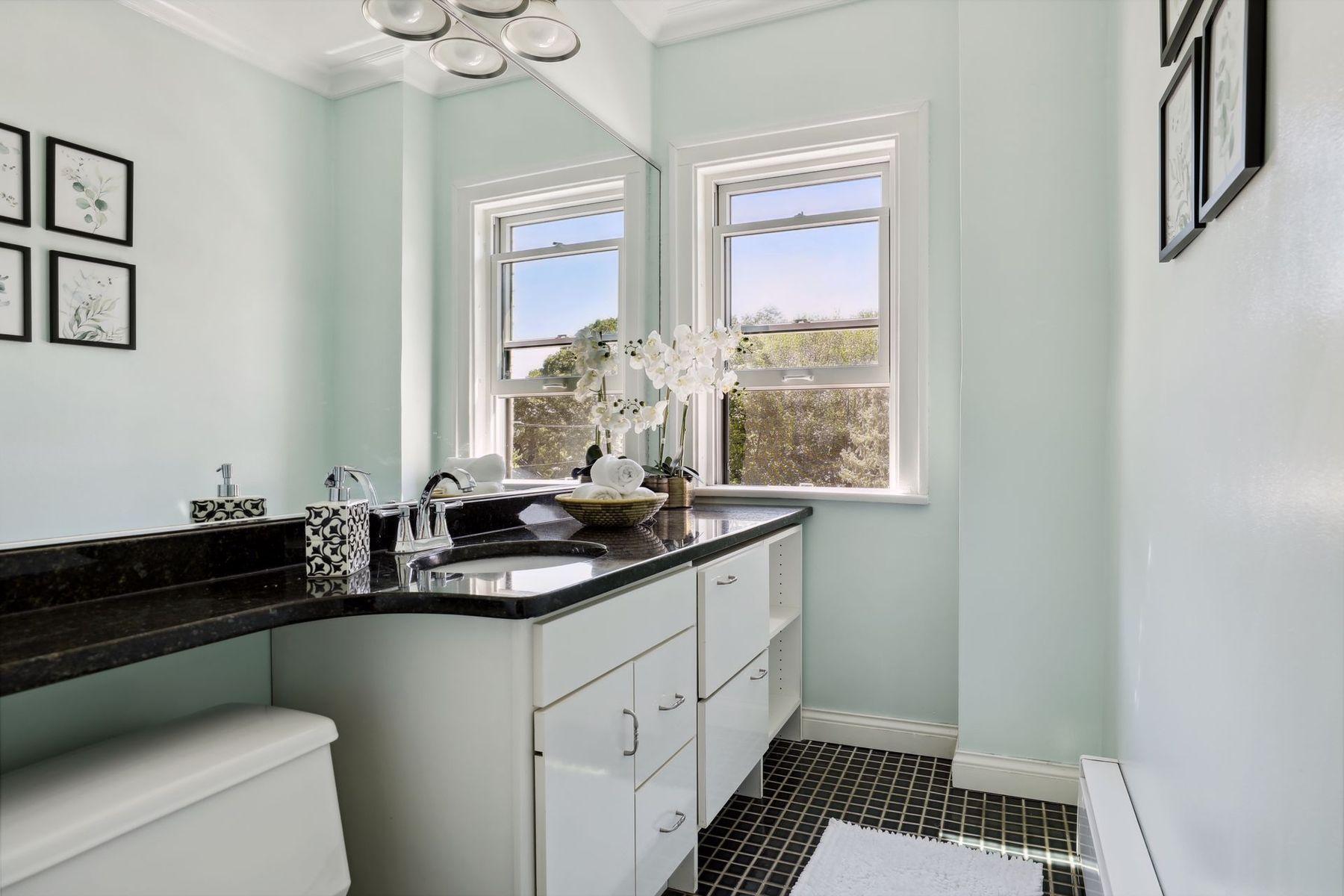 79 Western Avenue N Unit: 304