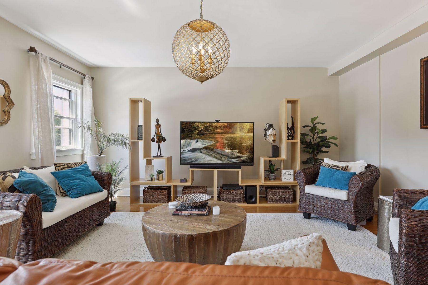 79 Western Avenue N Unit: 304
