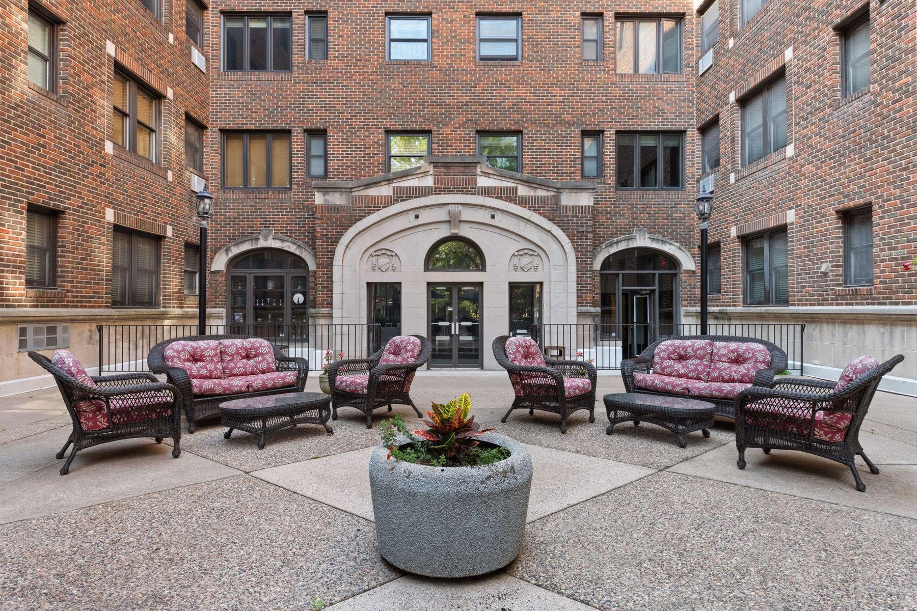79 Western Avenue N Unit: 304