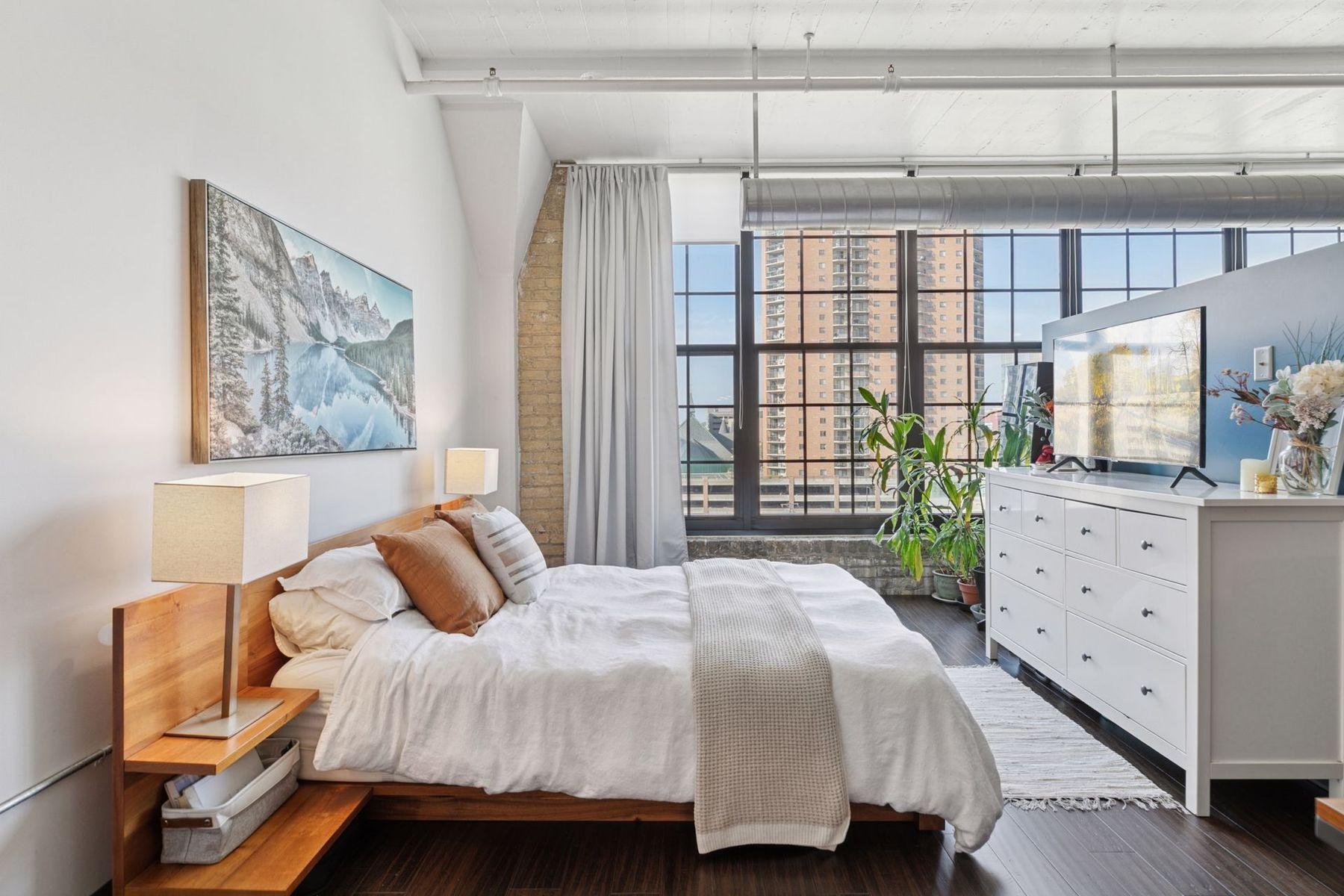 500 Robert Street N Unit: 608