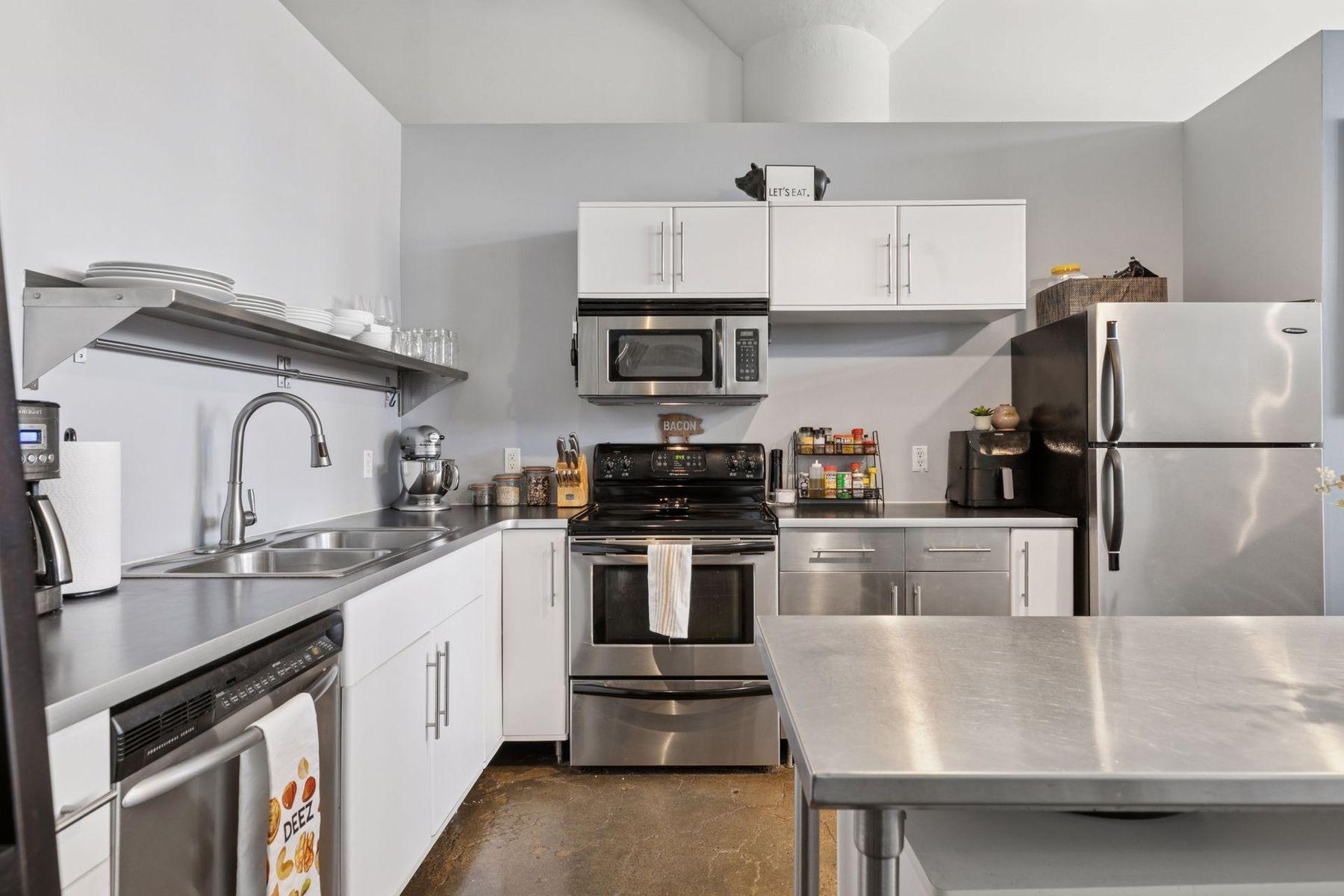 500 Robert Street N Unit: 608