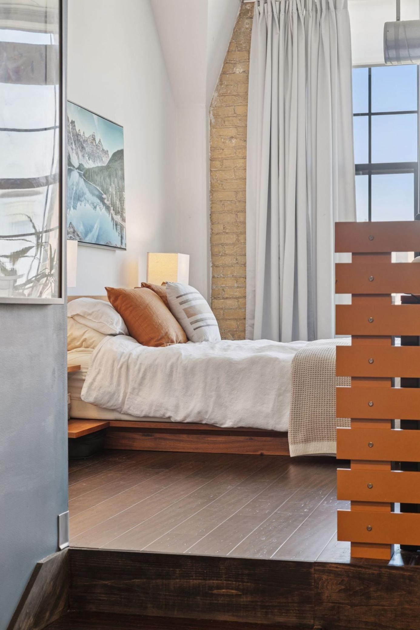 500 Robert Street N Unit: 608