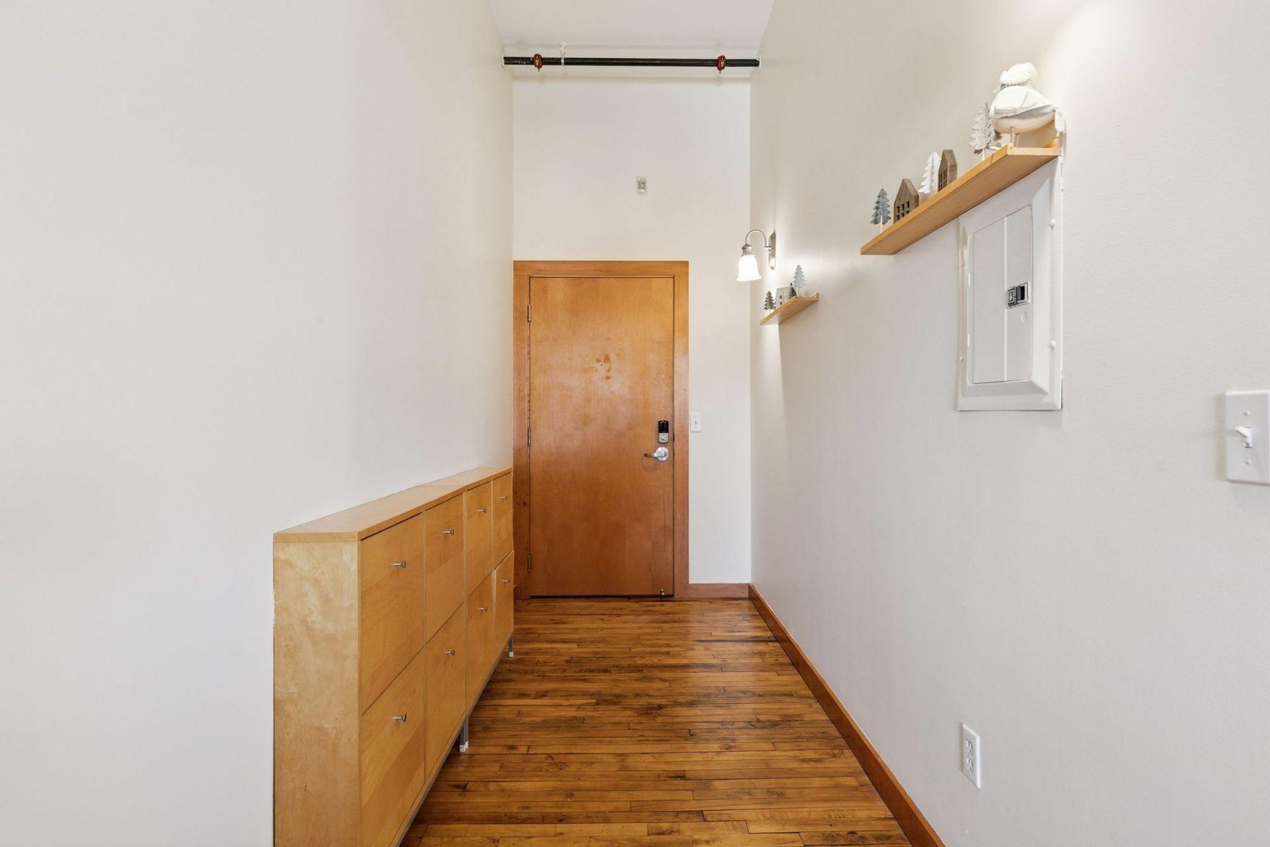 523 Jackson Street Unit: 302