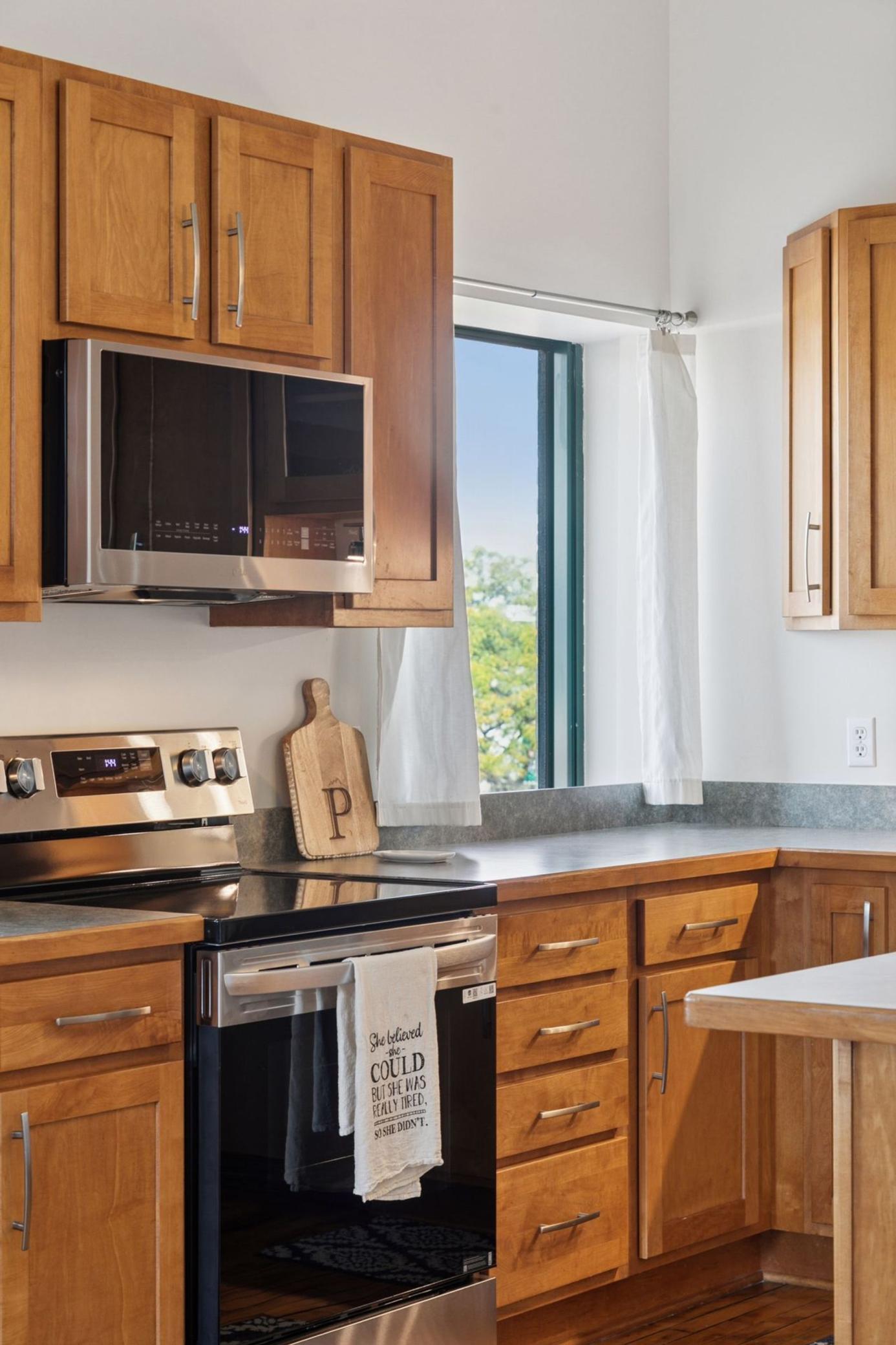 523 Jackson Street Unit: 302