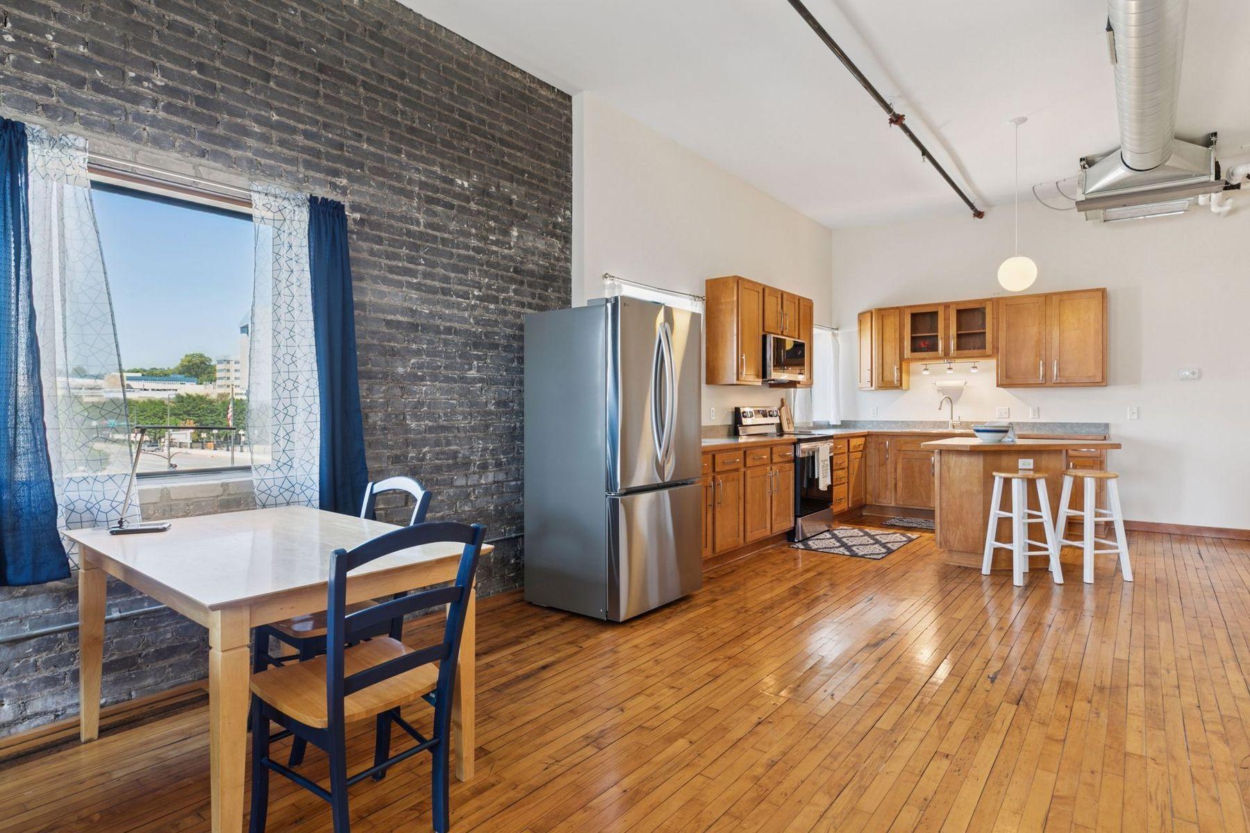 523 Jackson Street Unit: 302