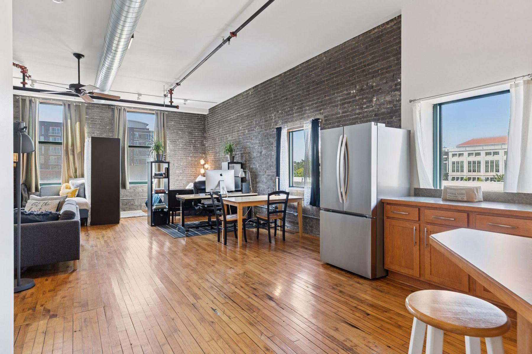 523 Jackson Street Unit: 302