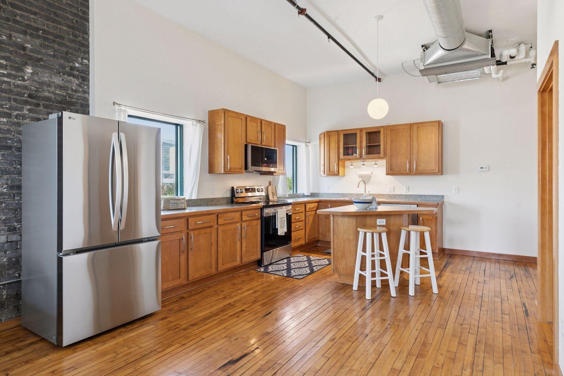 523 Jackson Street Unit: 302