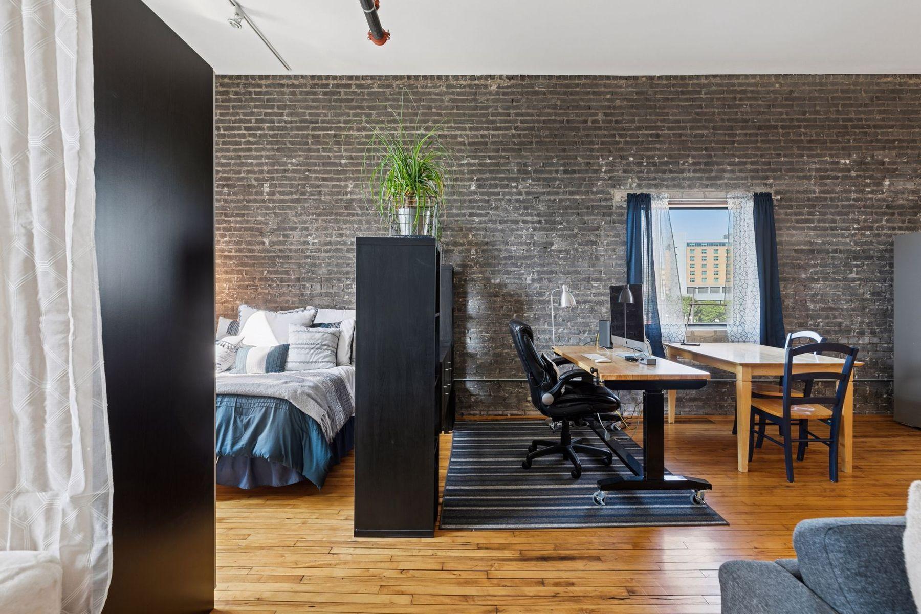 523 Jackson Street Unit: 302