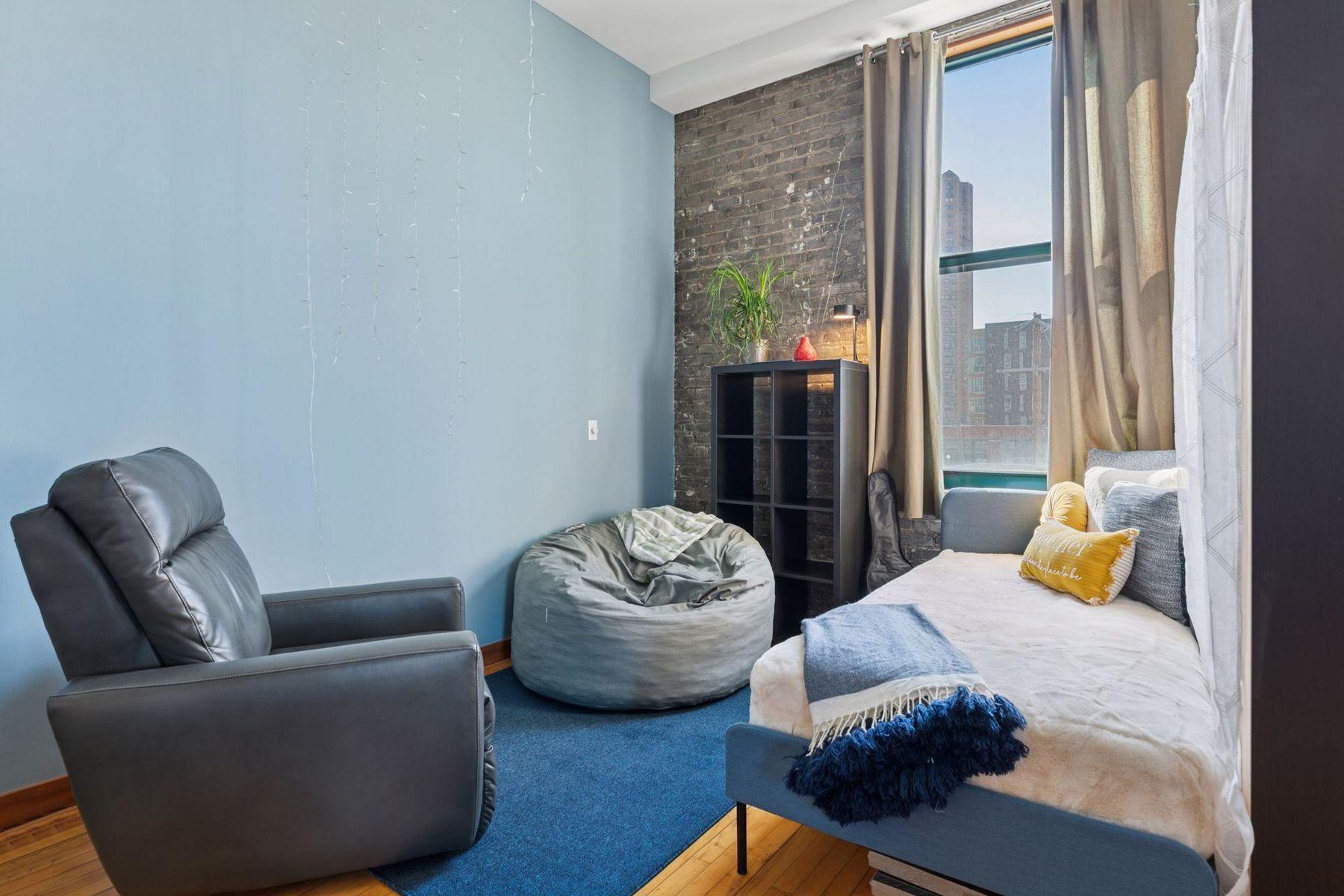 523 Jackson Street Unit: 302